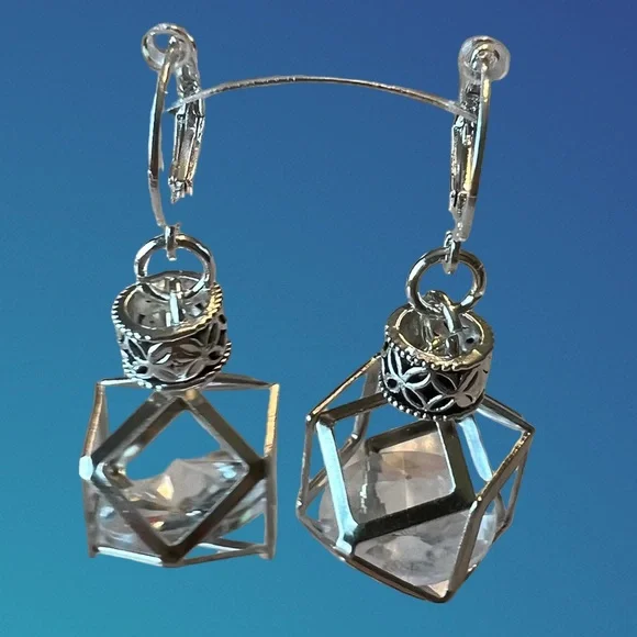 Elegant Silver Tone Geometric Dangling Earrings - Picture 4 of 7